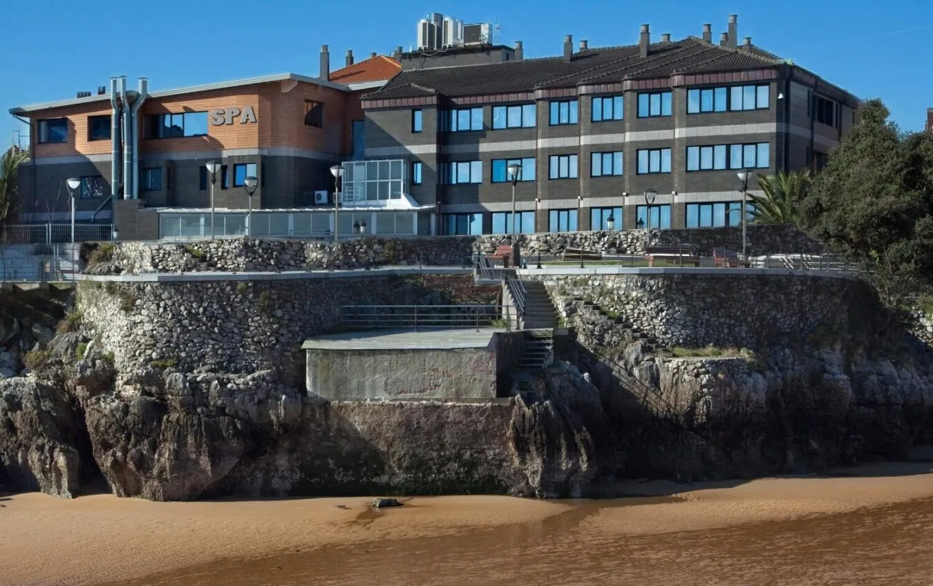 Ubicación y entorno del Hotel Isla Bella & Spa Ubicación y entorno del Hotel Isla Bella & Spa