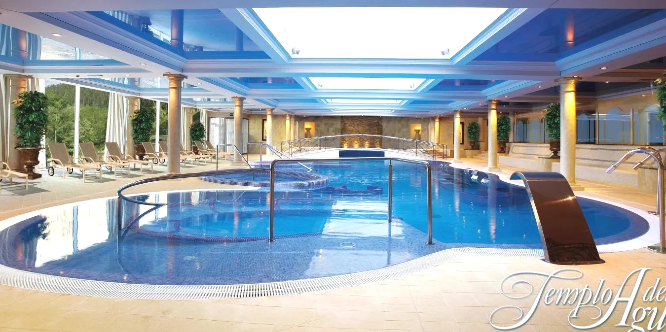 Piscina cubierta Gran Hotel Balneario De Puente Viesgo Piscina cubierta Gran Hotel Balneario De Puente Viesgo